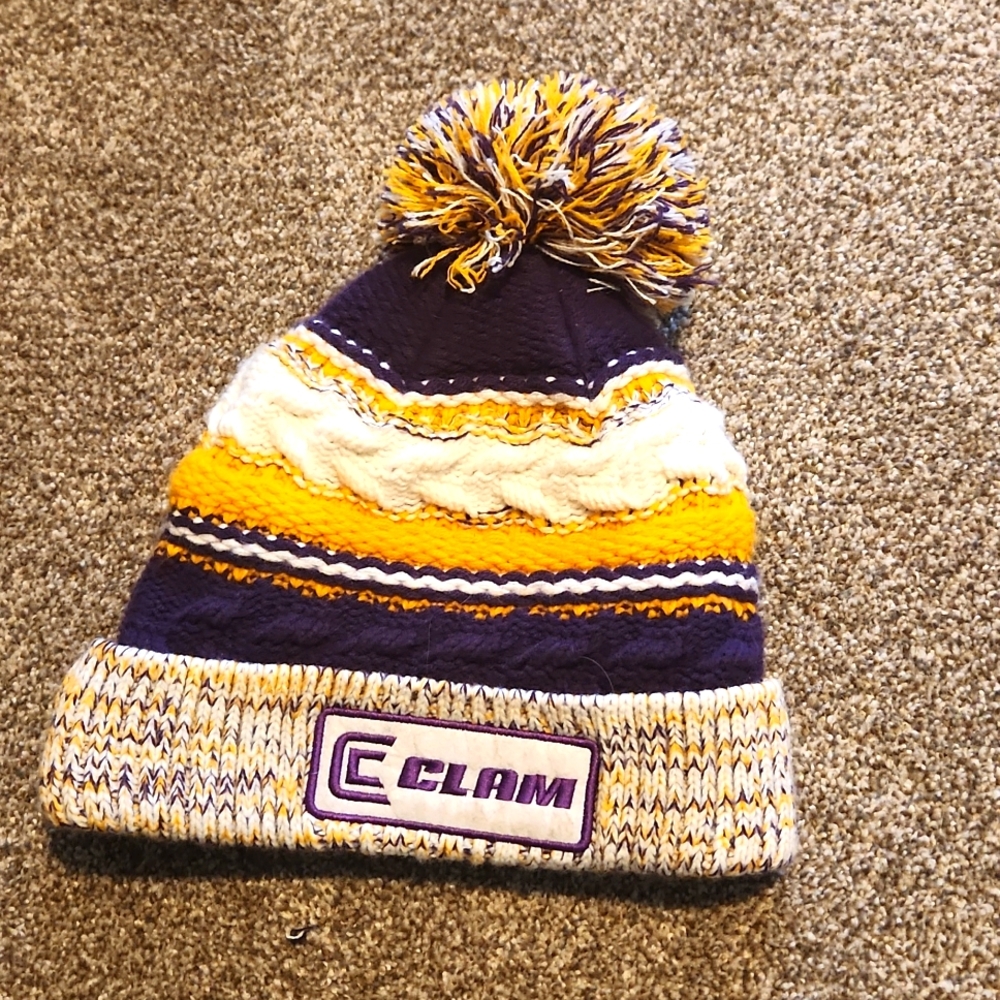 Winter hat, pom beanie, clam hat